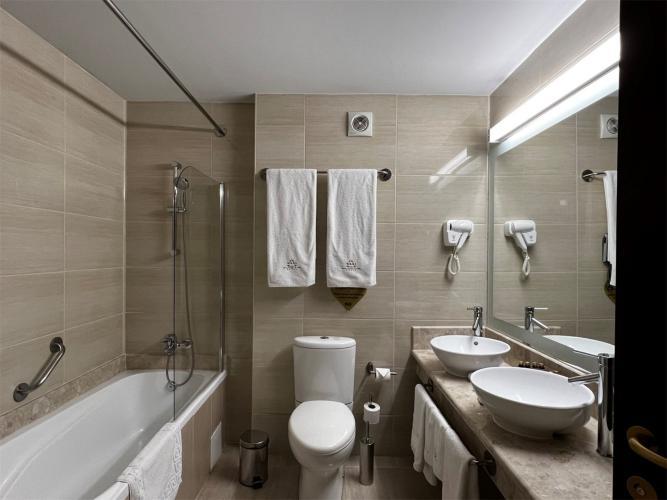 Maxi Park & Hotel Welingrad